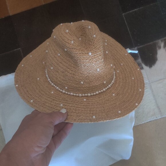 CHANEL Coco Beach collection Raffia Pearl Hat size L New - Picture 1 of 4